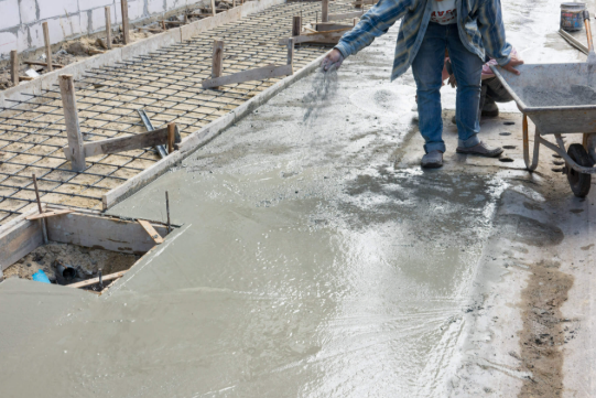 How to Find the Best Concrete Screed Suppliers for Small Domestic Floor Pours?